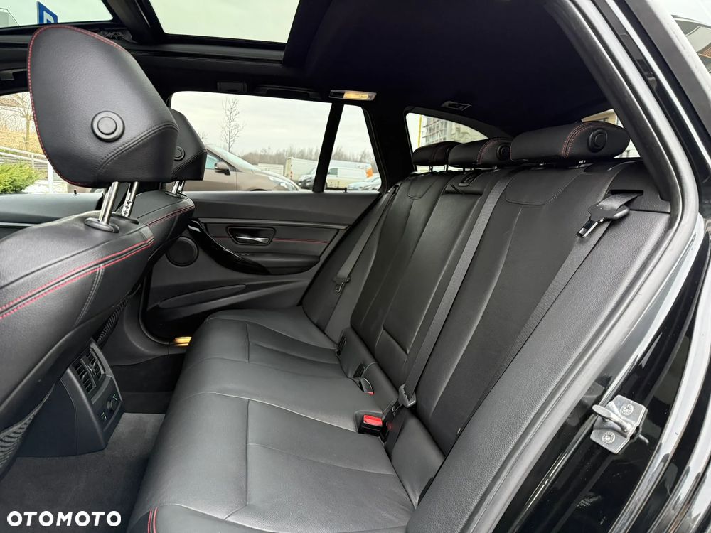 BMW Seria 3 320d xDrive Sport-Aut Sport Line - 25