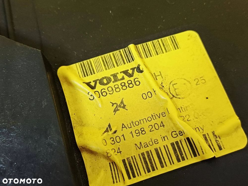 REFLEKTOR LAMPA SOCZEWKA PRAWY PRZÓD VOLVO V50 I 30698886 NR104 - 6