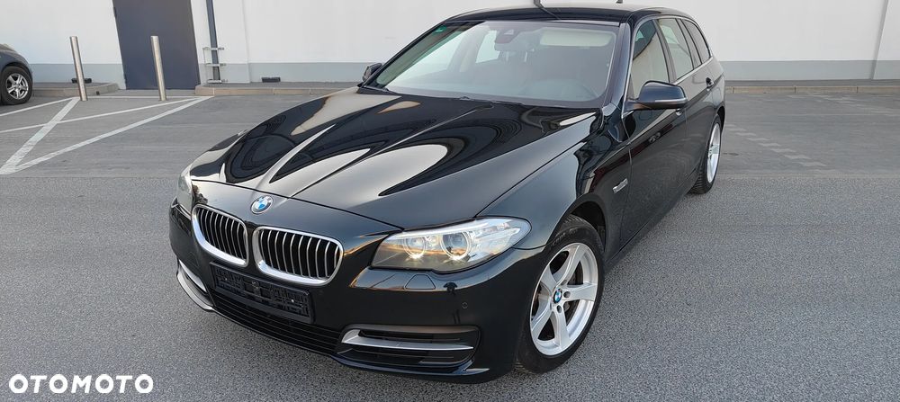 BMW Seria 5 525d Luxury Line