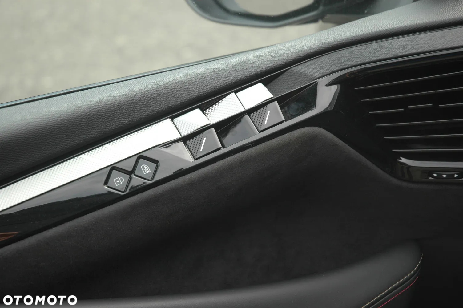 DS Automobiles DS 4 1.2 PureTech Performance Line + - 13
