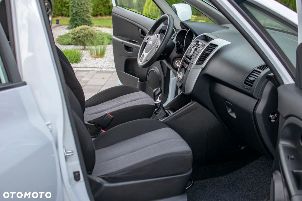 Kia Venga - 34