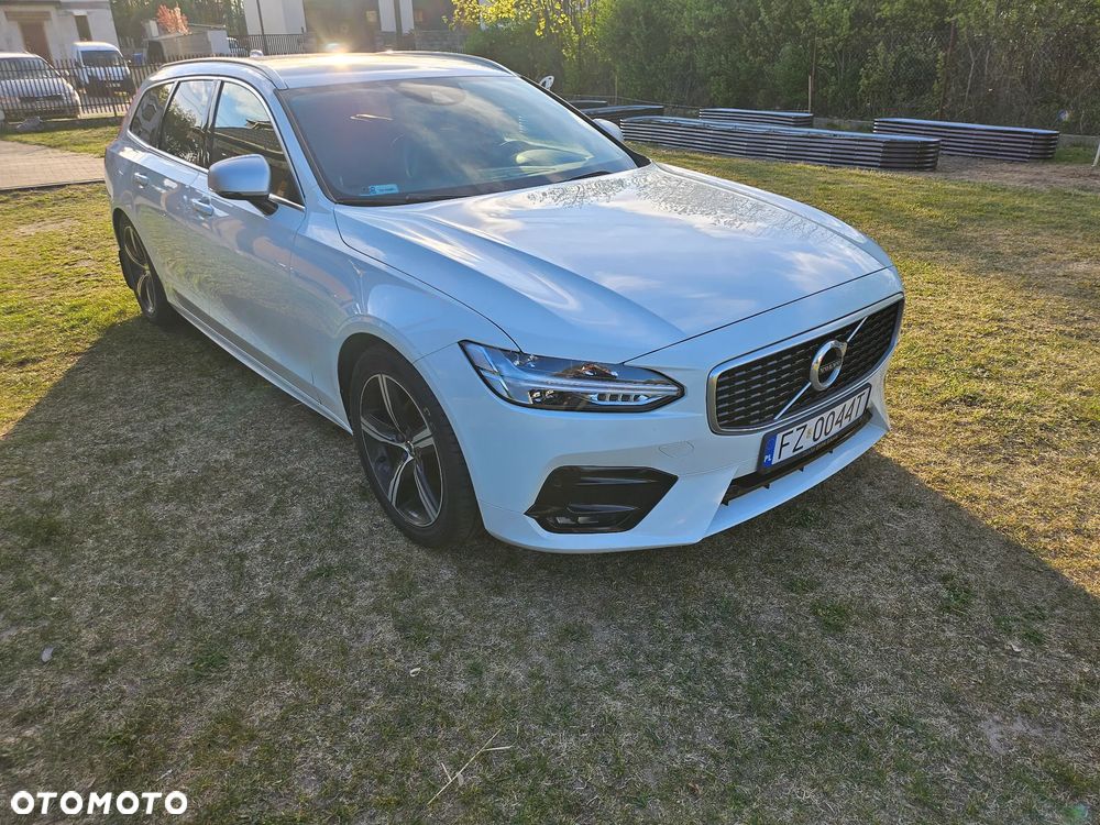 Volvo V90 D4 R-Design - 3