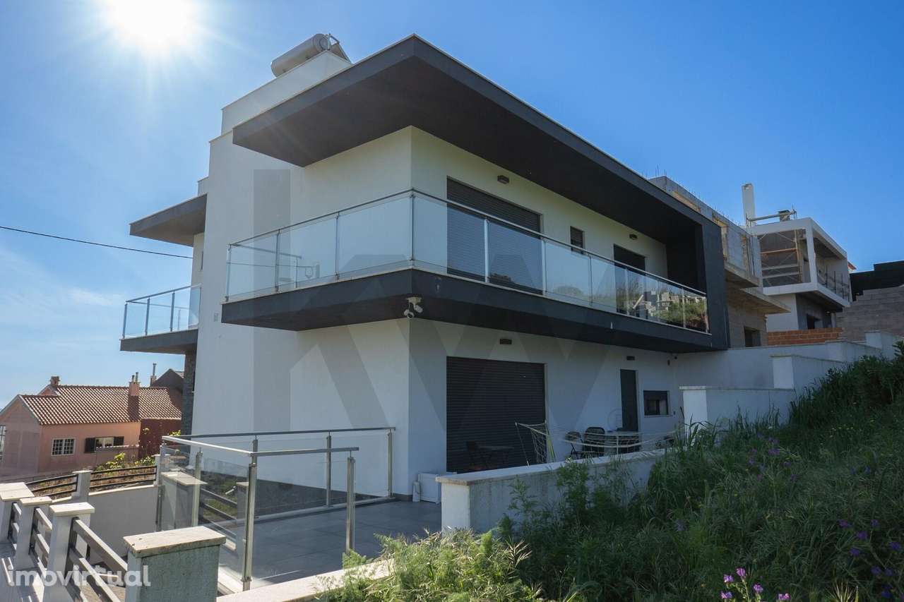 Moradia T4+1 - Pontinha - com vista sobre Lisboa - Grande imagem: 3/60