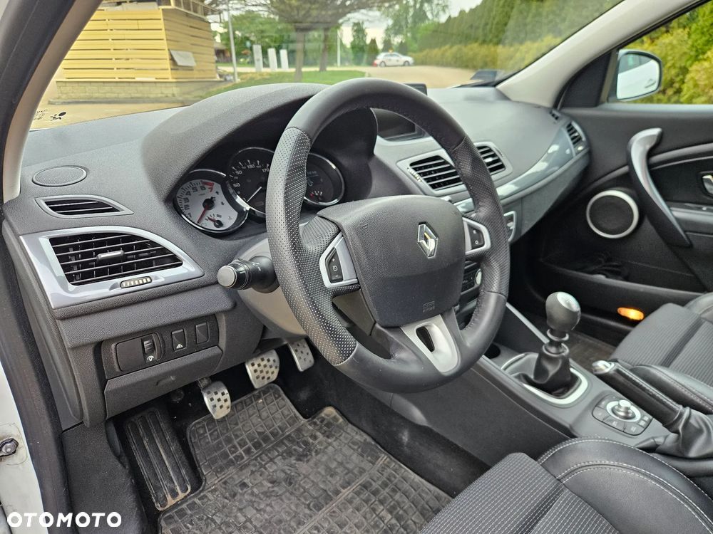 Renault Megane TCe 180 GT - 14