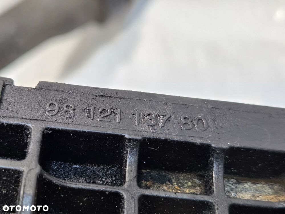 OBUDOWA TERMOSTATU OPEL COMBO E  CITROEN BERLINGO IV 1.5 BLUEHDI 9812113780 - 8