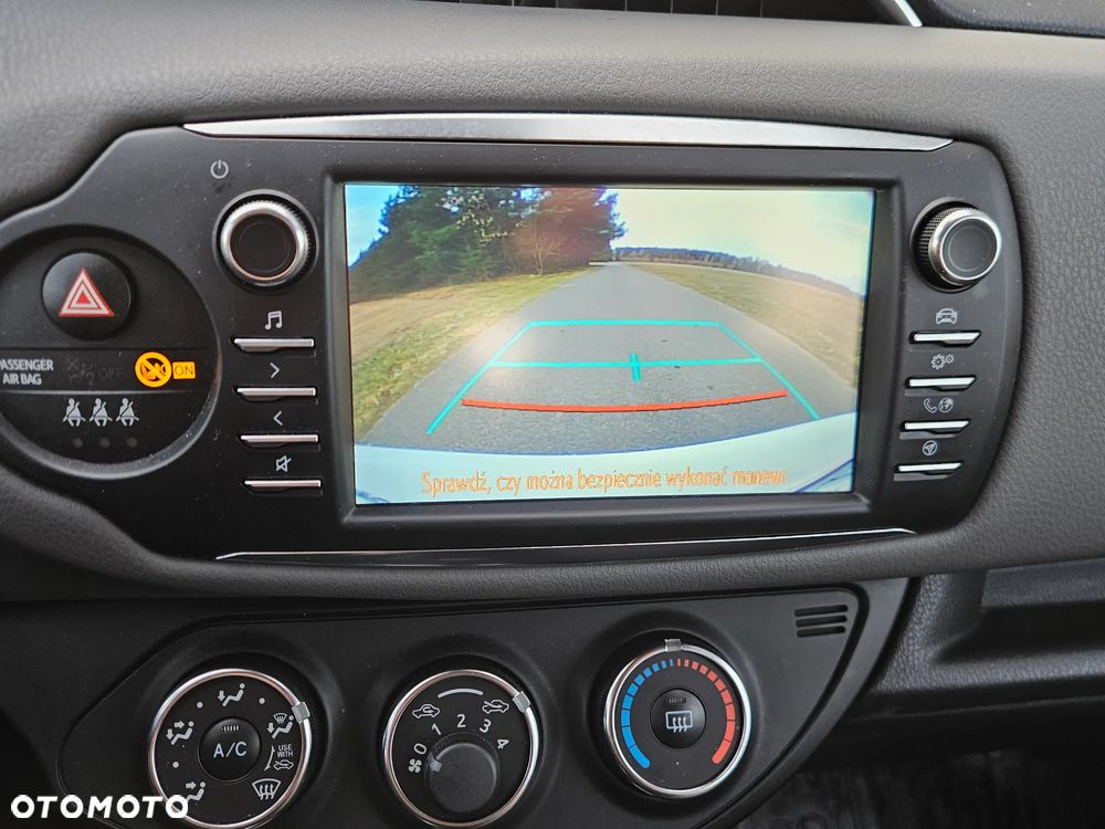 Toyota Yaris 1.5 Premium - 14