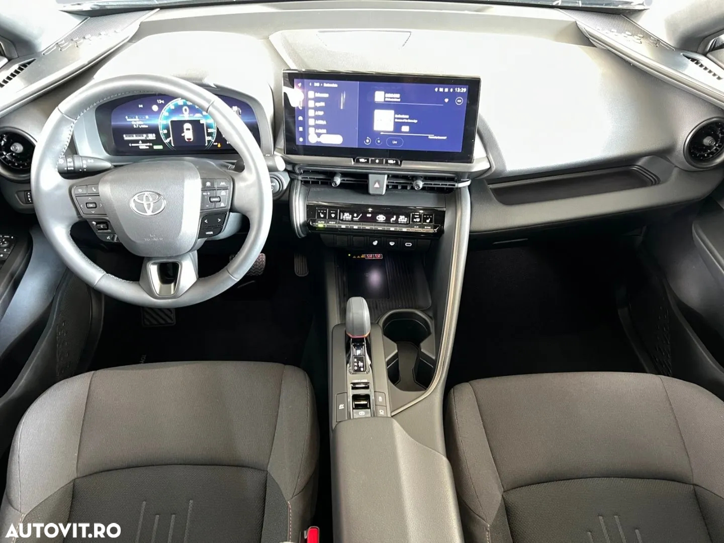 Toyota C-HR 1.8 Hybrid Team Deutschland - 33