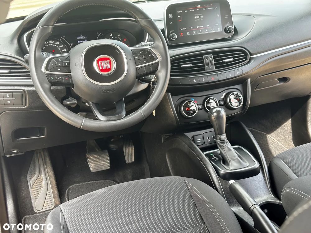 Fiat Tipo 1.6 MultiJet DCT Lounge - 22