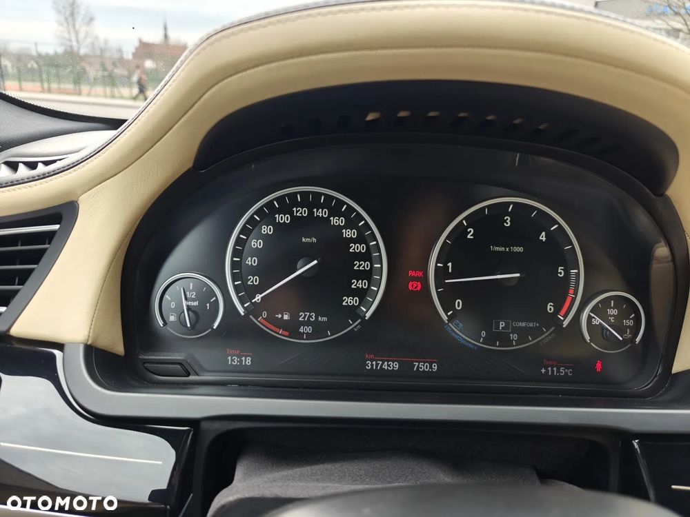 BMW Seria 7 740d xDrive - 23