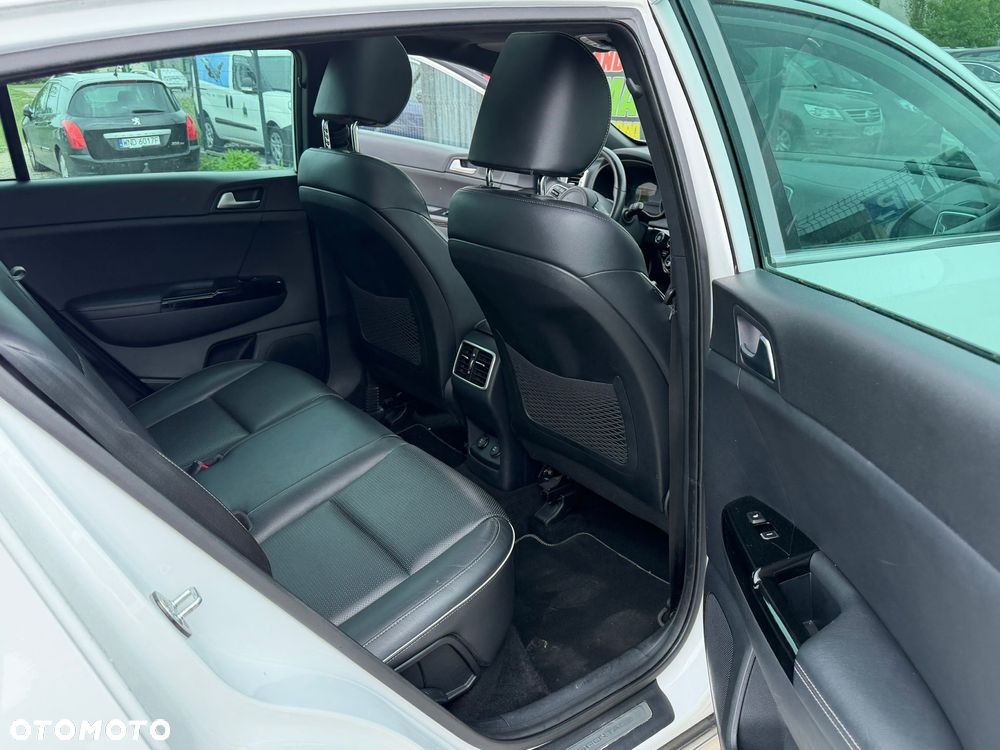 Kia Sportage 1.6 T-GDI AWD GT LINE - 16