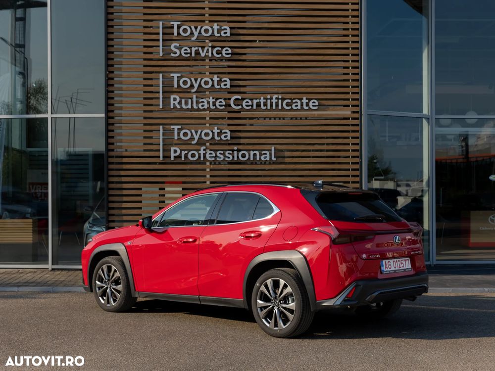 Lexus UX 250h (E-FOUR) F SPORT - 9
