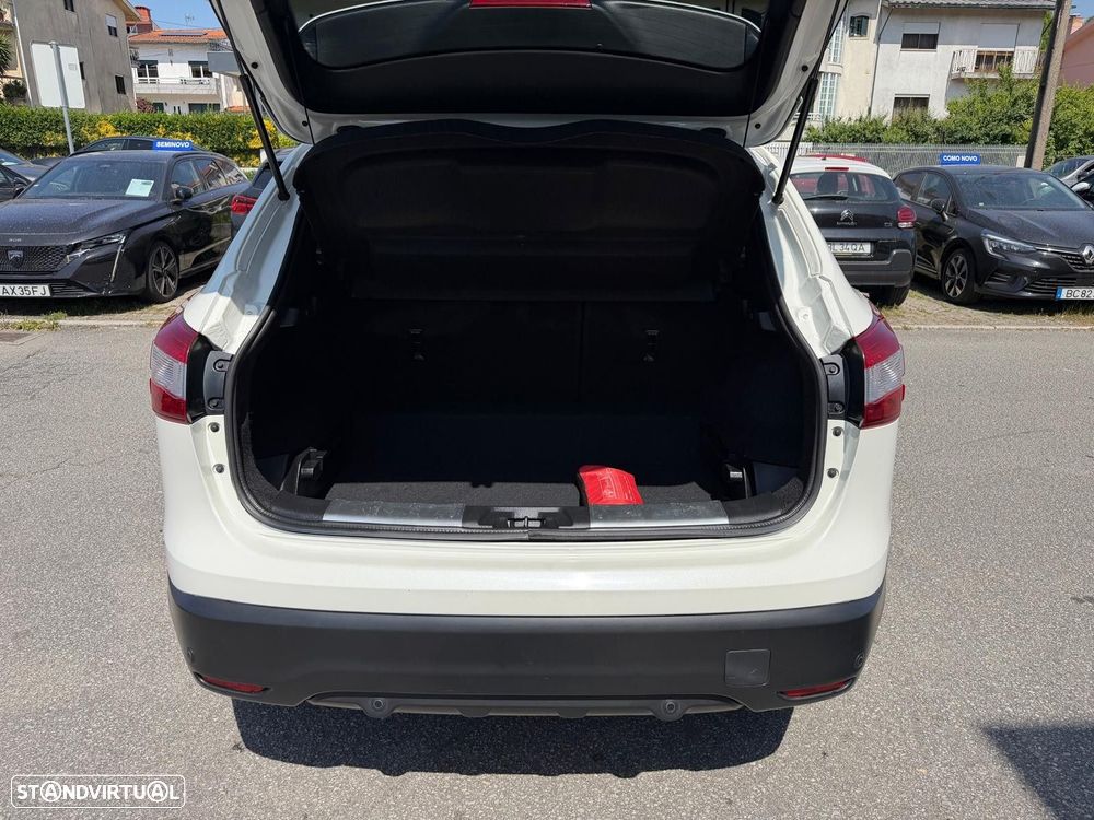 Nissan Qashqai 1.5 dCi N-Connecta 18 - 14