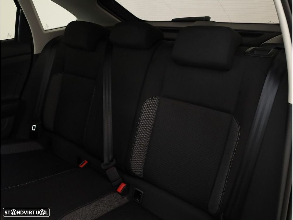 VW Taigo 1.0 TSI Urban DSG - 23
