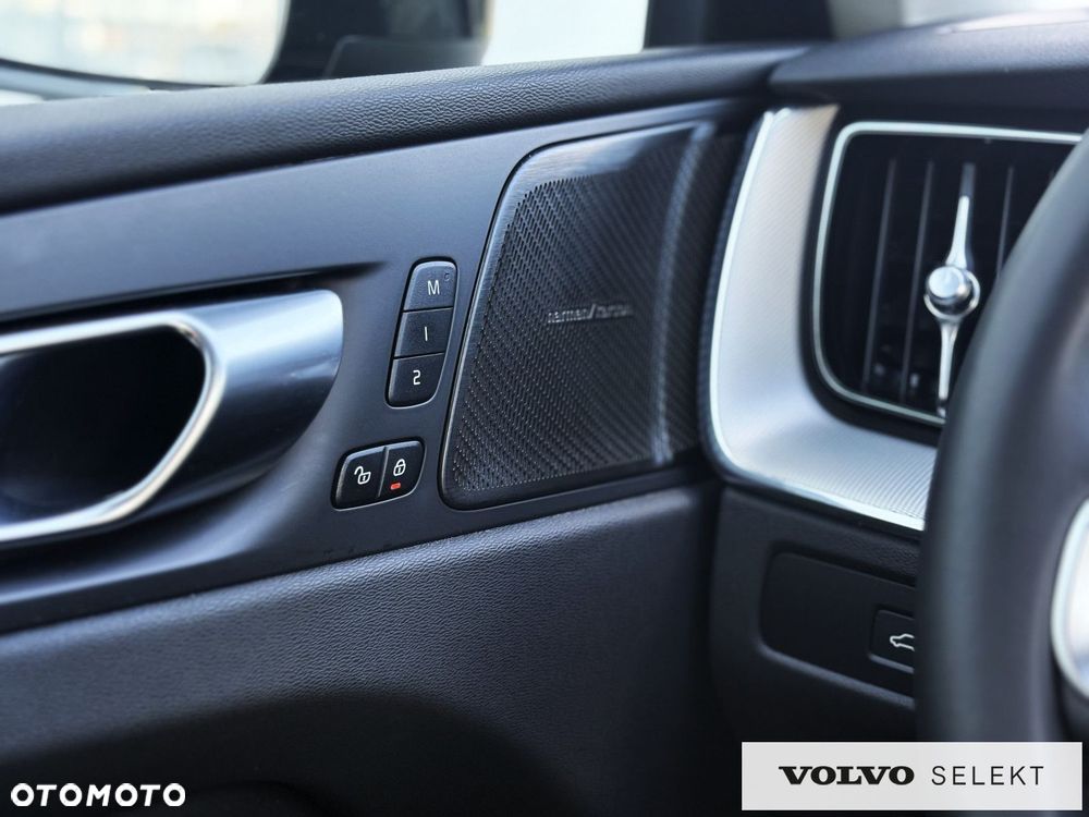 Volvo XC 60 - 38