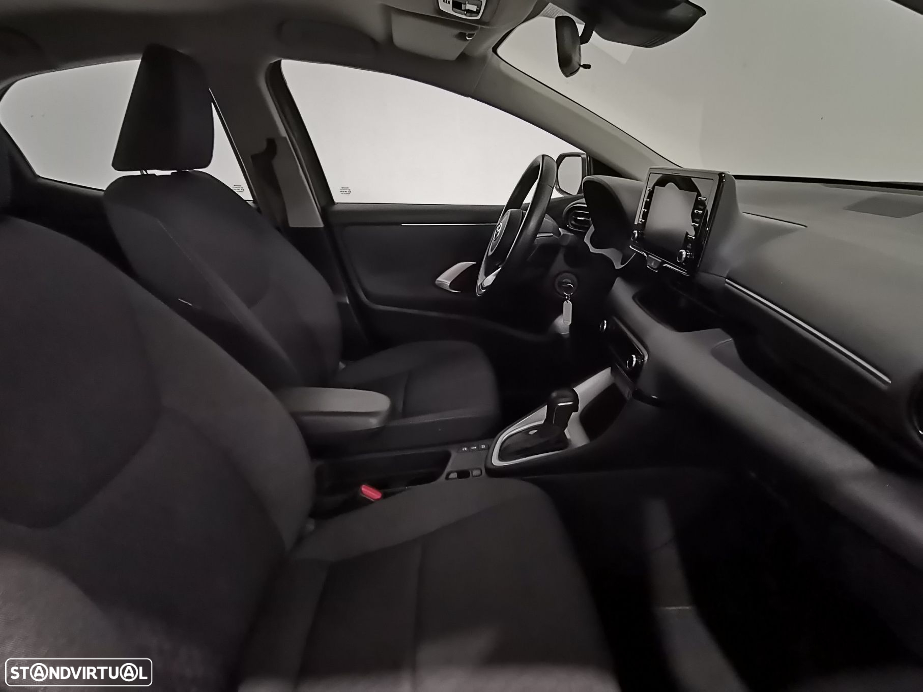 Toyota Yaris 1.5 HDF Comfort Plus - 11