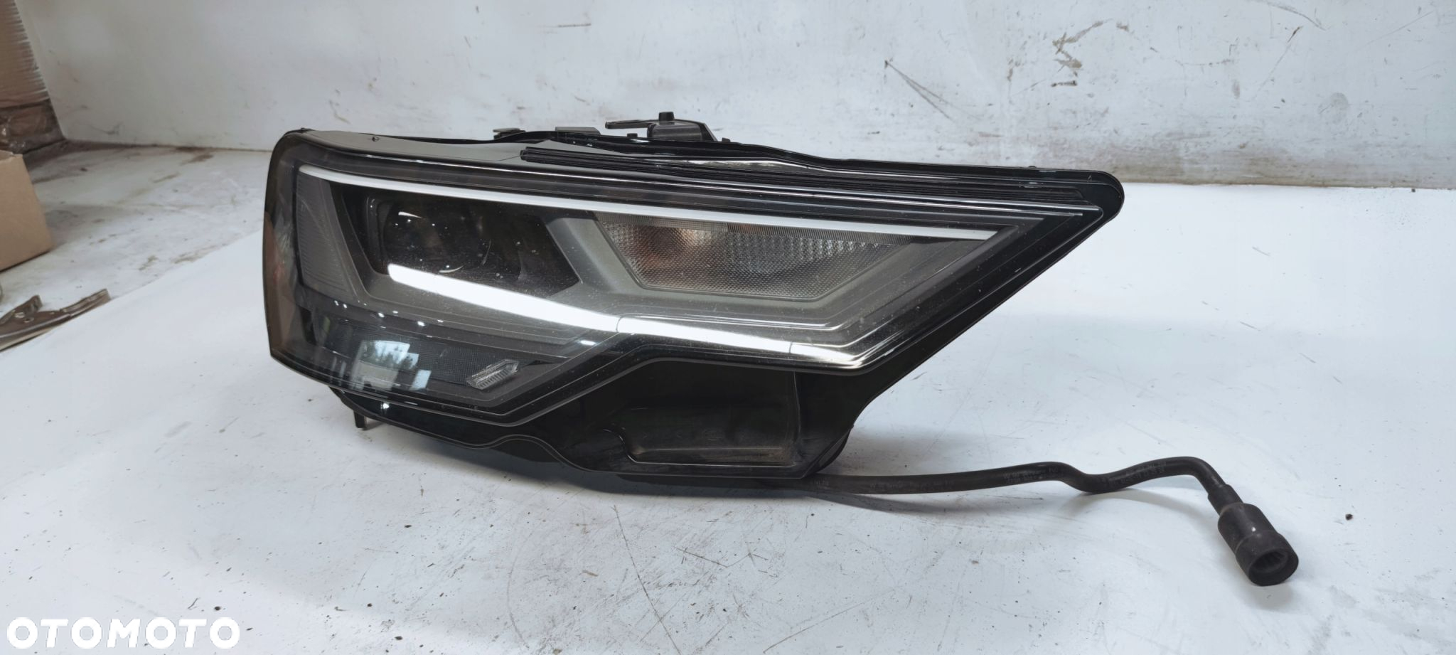 REFLEKTOR PRAWY FULL LED AUDI A6 C8 4K0941034 KOMP - 3