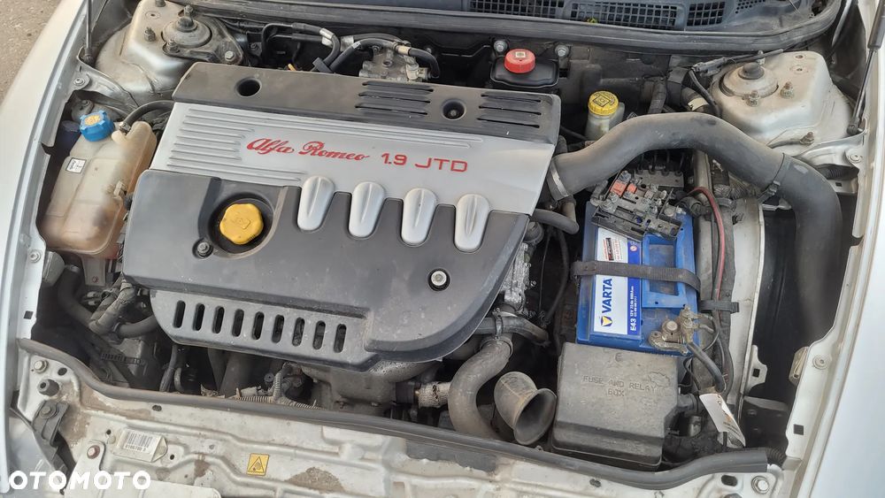 Alfa Romeo 147 1.9 JTD 8V Impression - 12