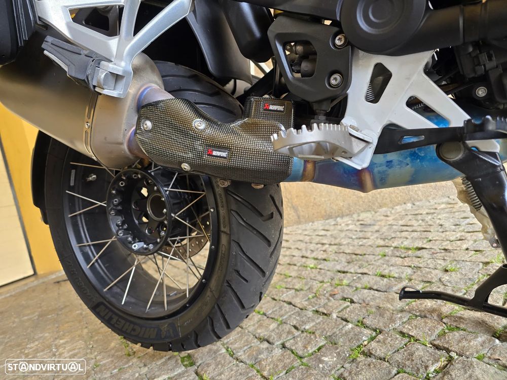 BMW R 1250 GS HP AKRAPOVIC - 17