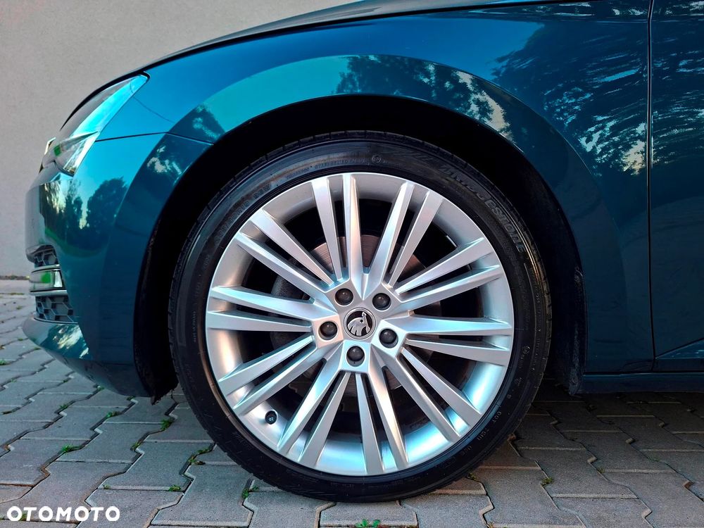 Skoda Superb 2.0 TDI DSG Premium Edition - 14