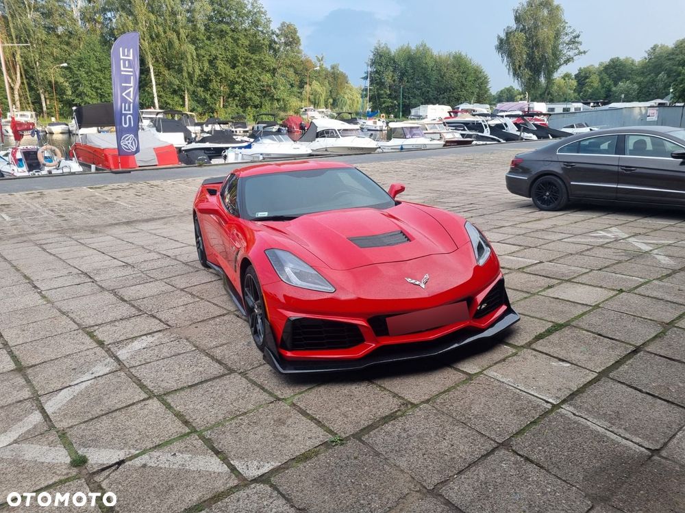 Chevrolet Corvette - 13