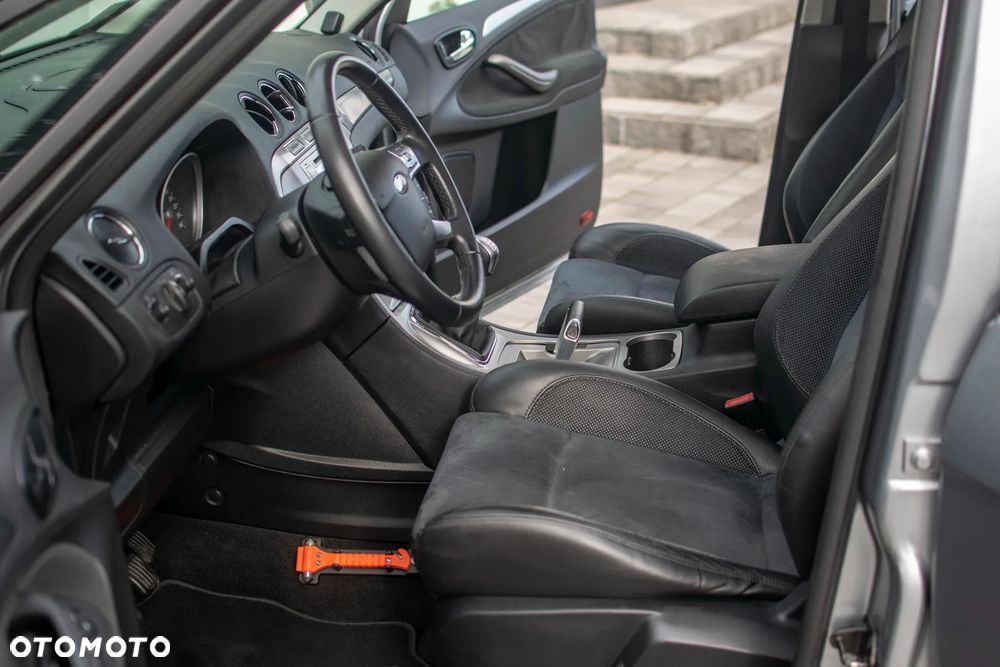 Ford S-Max - 36