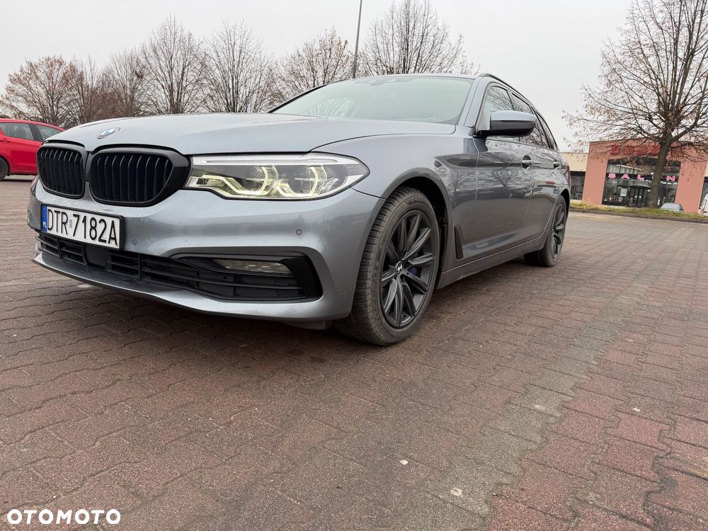 BMW Seria 5 530d xDrive Sport Line sport - 1