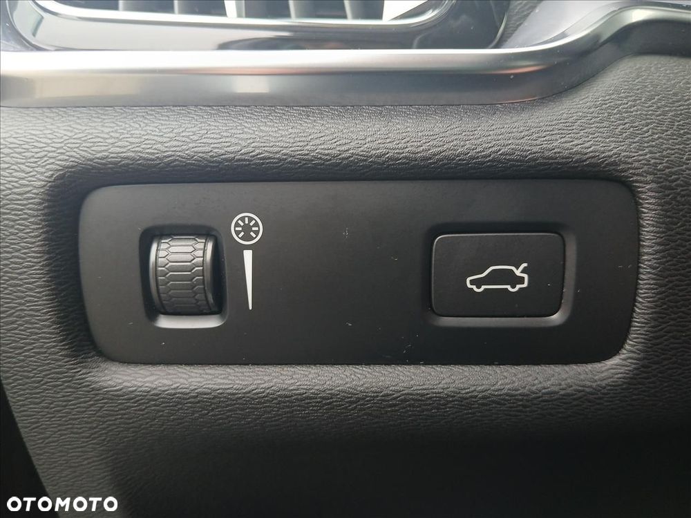 Volvo V60 B4 D Momentum Pro - 18
