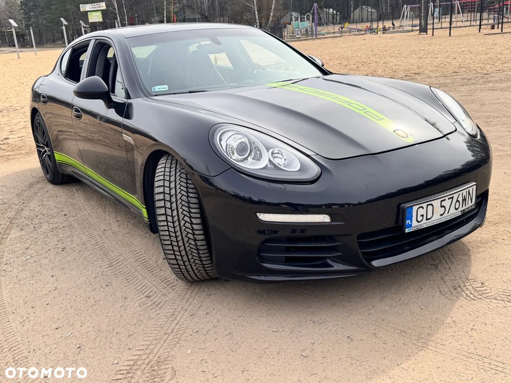 Porsche Panamera - 1