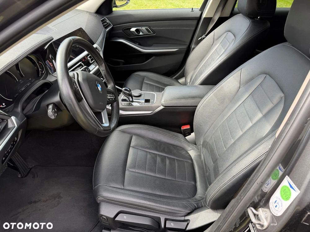 BMW Seria 3 320d - 5
