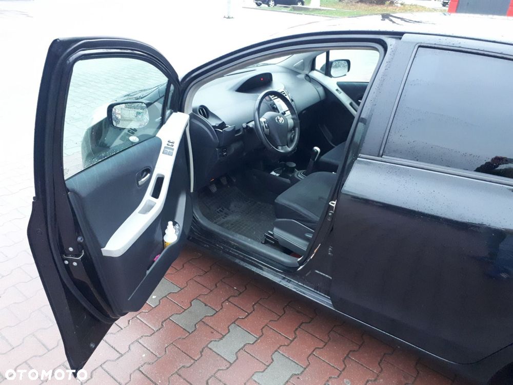 Toyota iQ - 3