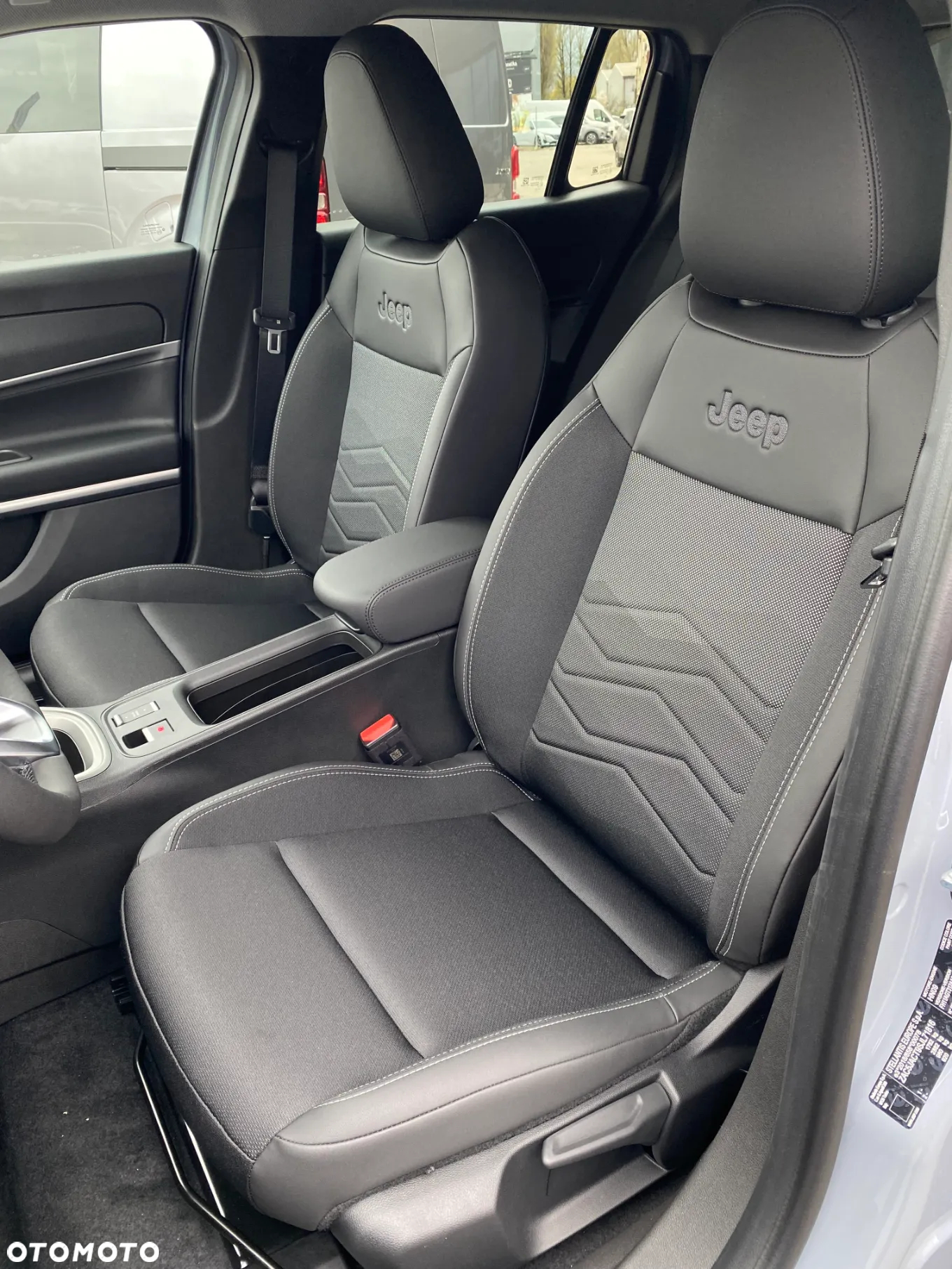 Jeep Avenger 1.2 T3 mHEV Summit FWD eDCT6 - 14