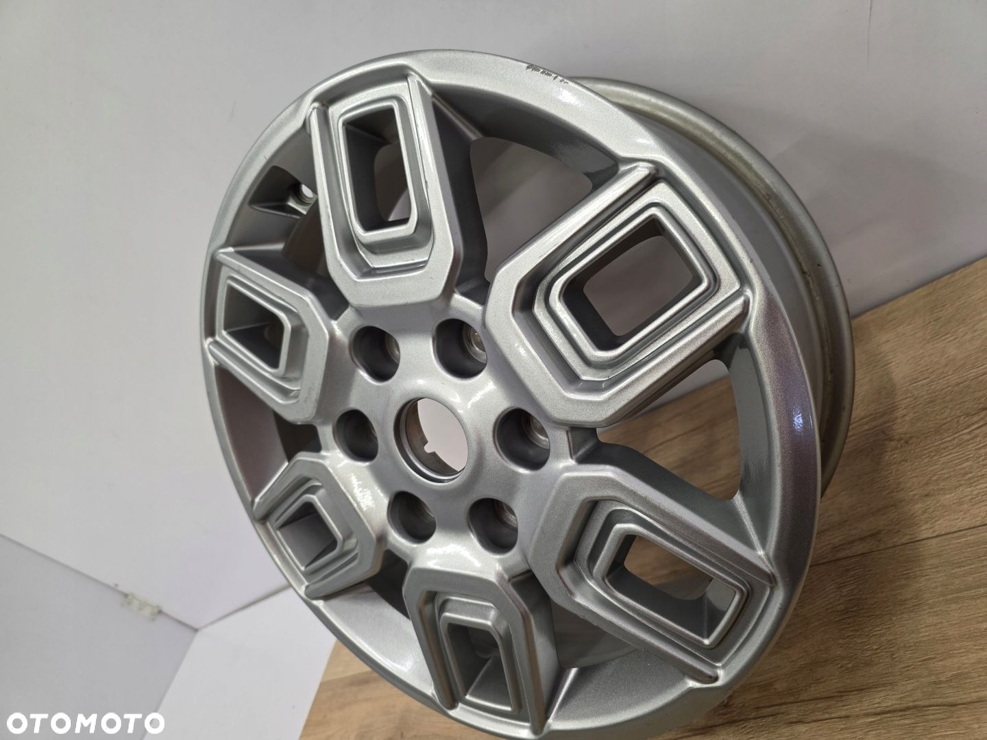 FELGA HYUNDAI STARIA 6,5x17 ET48 52910-CG100 - 4