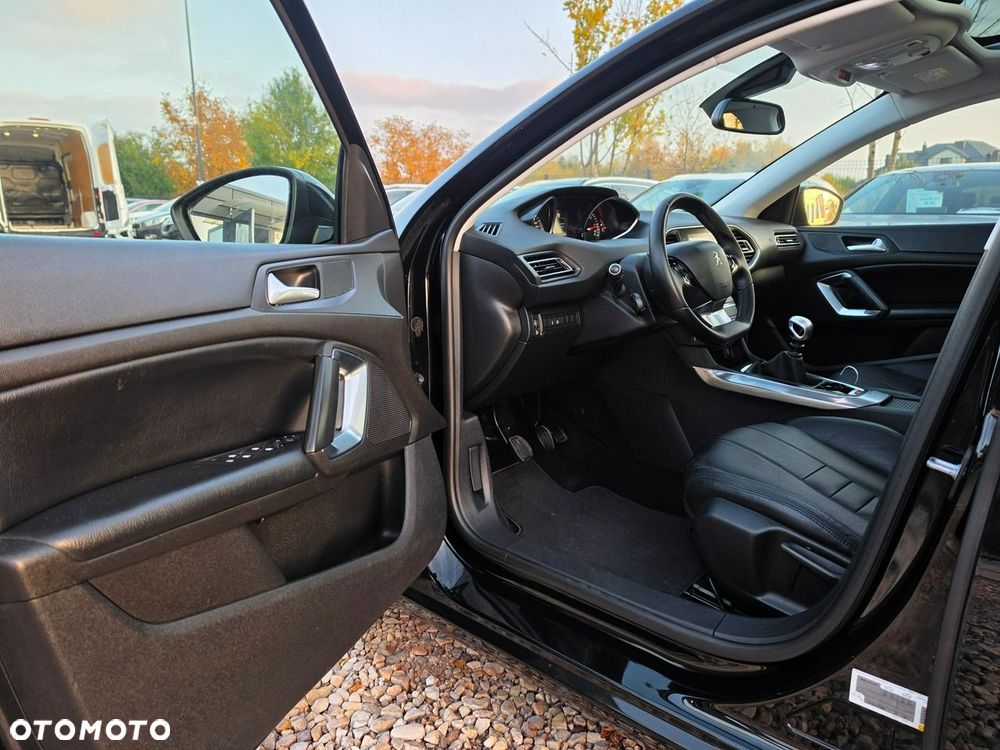 Peugeot 308 - 24