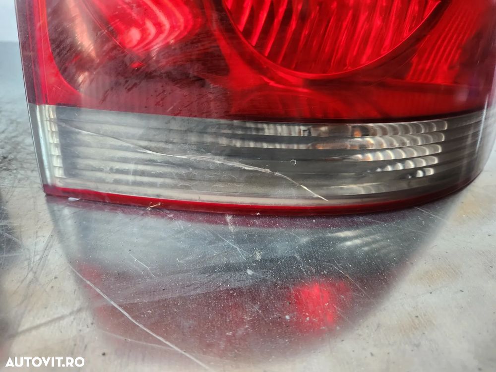 Stopuri Lampa Stop Tripla Stanga Dreapta Vw Touareg 7L Dreapta Cu Mic Defect - Dezmembrari Arad - 7