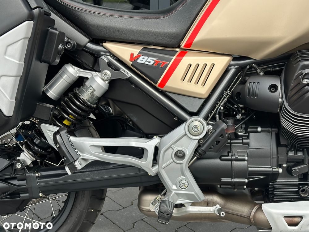 Moto Guzzi V85 - 11