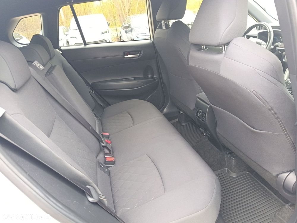 Toyota Corolla Cross - 11