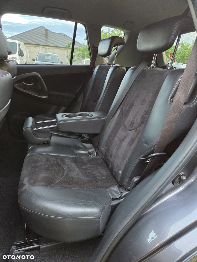 Toyota RAV4 2.2 D-4D 4x4 Life - 17