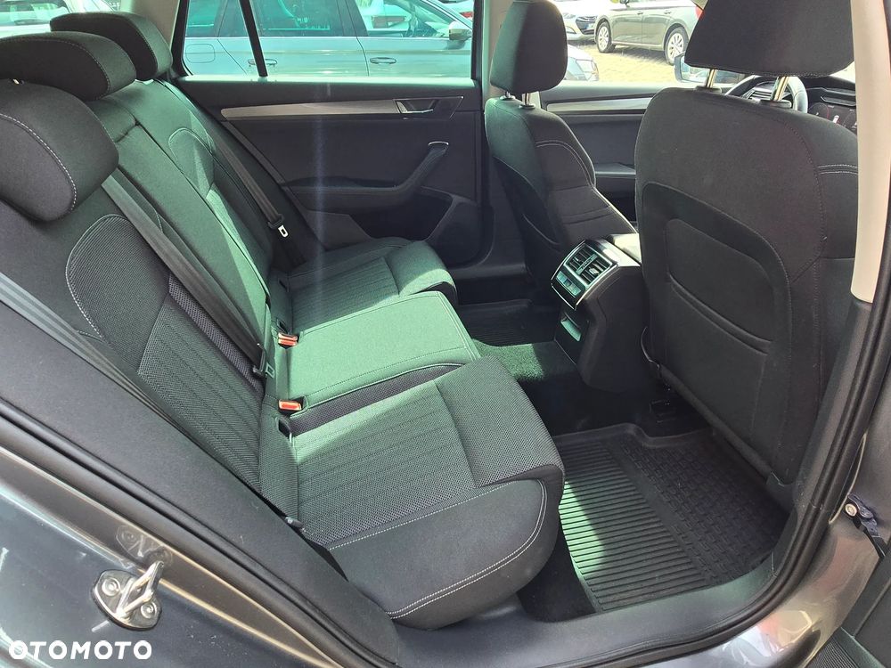 Skoda Superb 2.0 TDI SCR Style DSG - 13