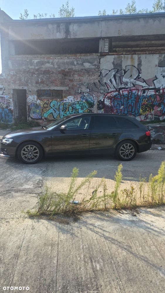 Audi A4 Avant 2.0 TDI DPF clean diesel multitronic S line Sportpaket - 4