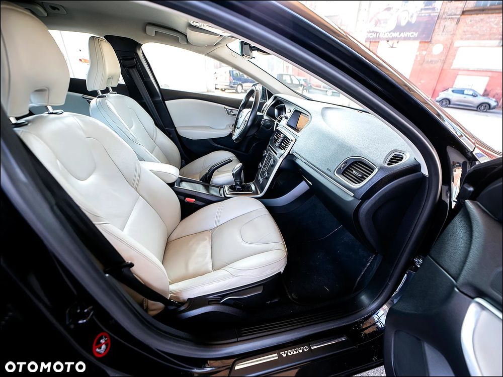 Volvo V40 D2 Summum - 37