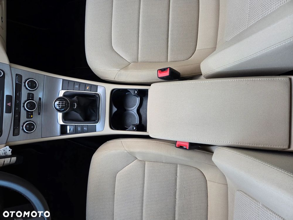 Volkswagen Passat 2.0 TDI 4Motion BlueMotion Technol Business Edition - 20