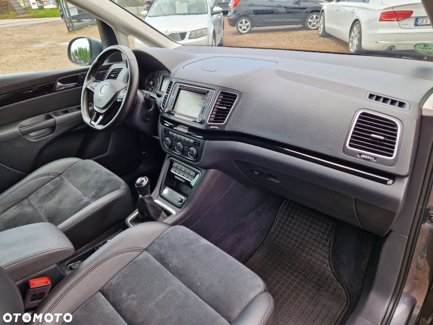 Volkswagen Sharan 2.0 TDI 4MOTION Highline - 34