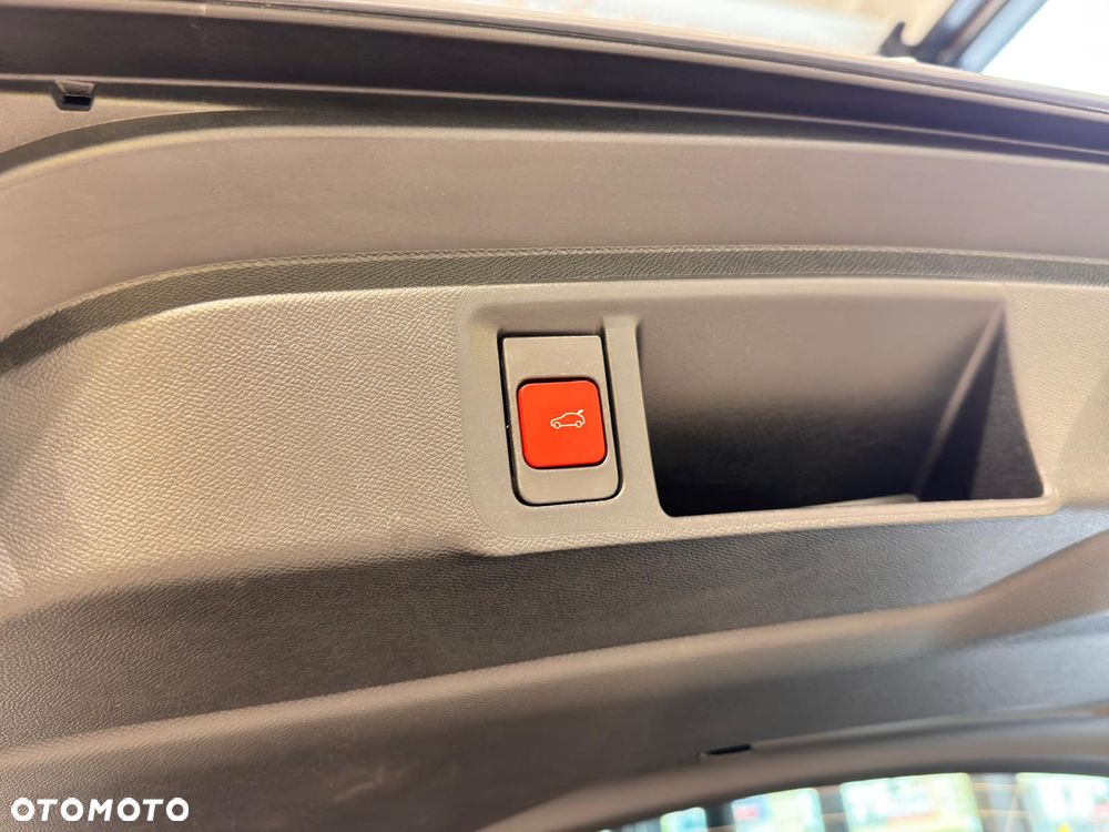 Opel Astra 1.2 T mHEV GS S&S eDTC - 11