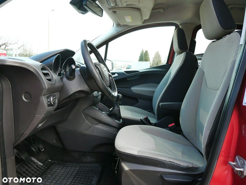 Ford Tourneo Courier - 8