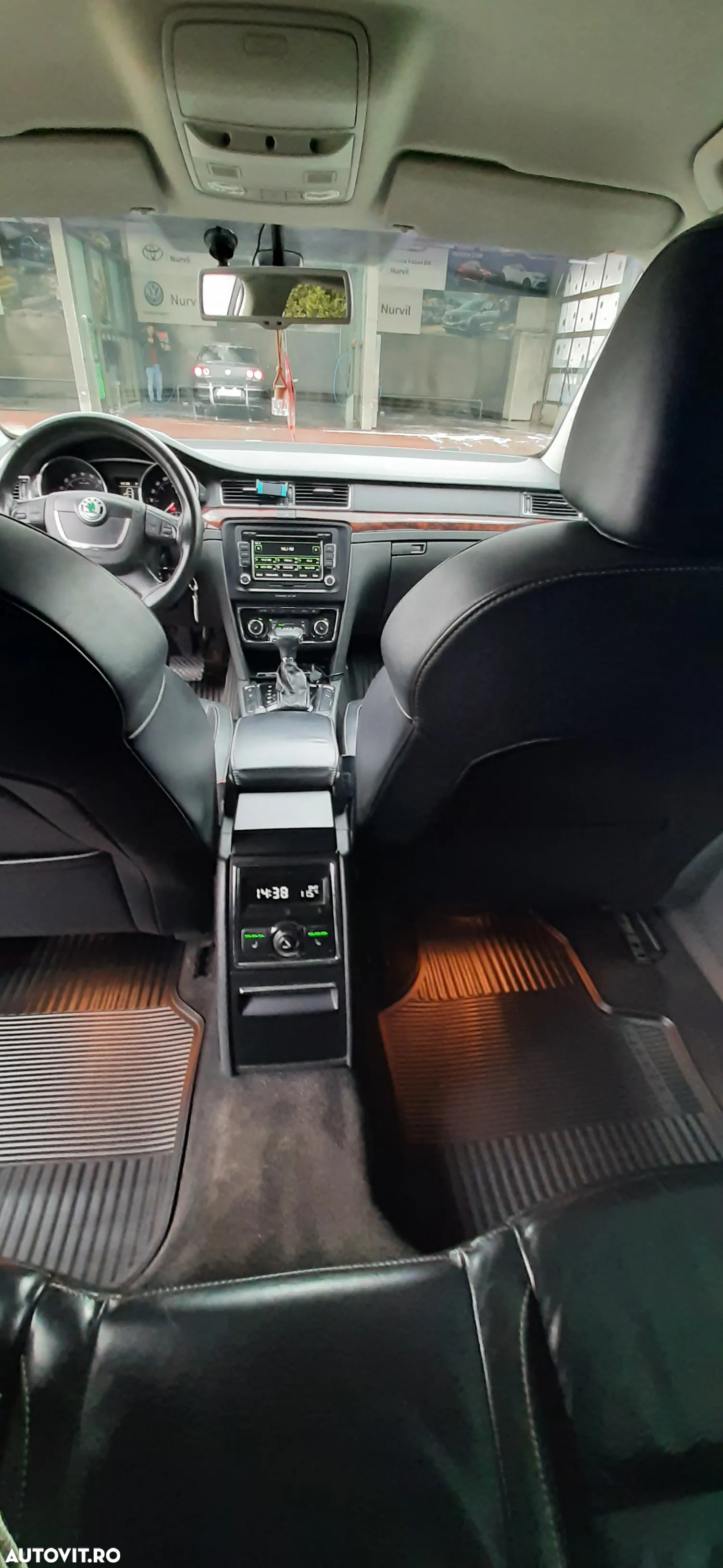 Skoda Superb 2.0 TDI Elegance DSG - 6