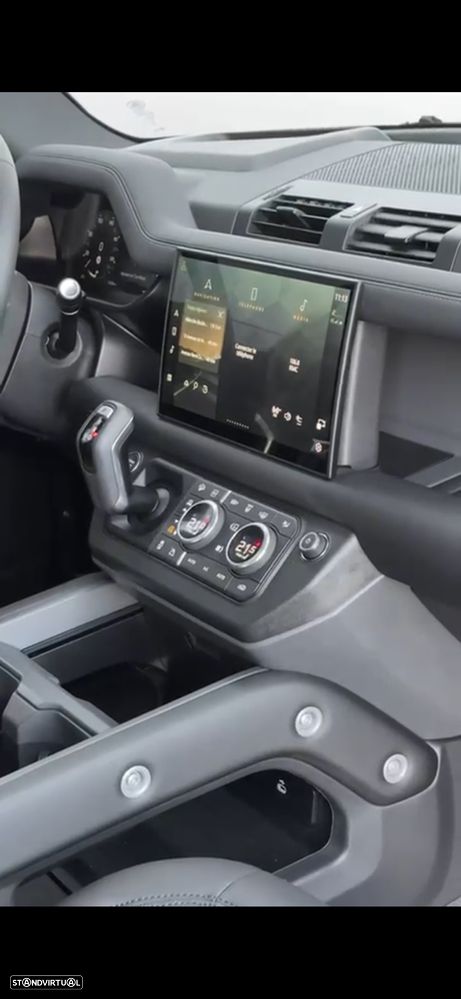 Land Rover Defender 110 P300e X-Dynamic SE - 10