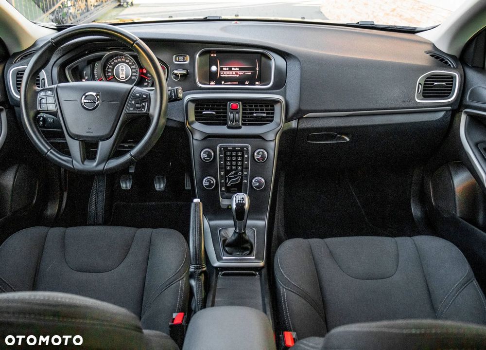 Volvo V40 D2 Drive-E Momentum - 20