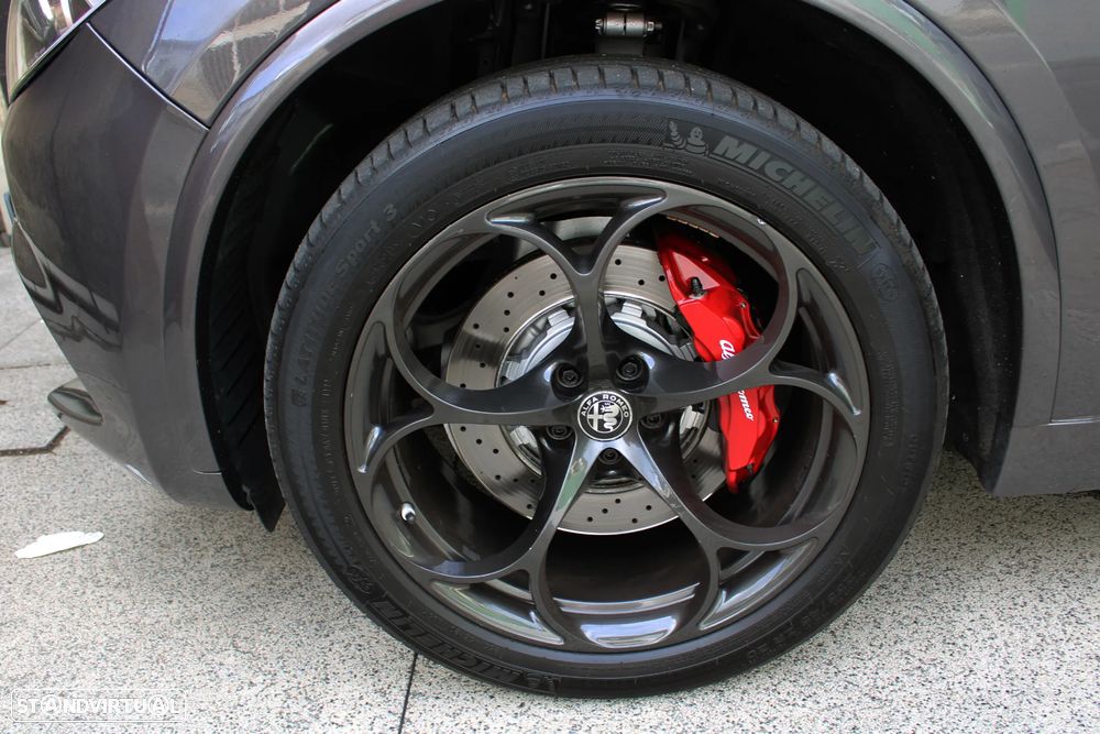 Alfa Romeo Stelvio V6 2.9 Bi-Turbo AT8-Q4 Quadrifoglio - 51