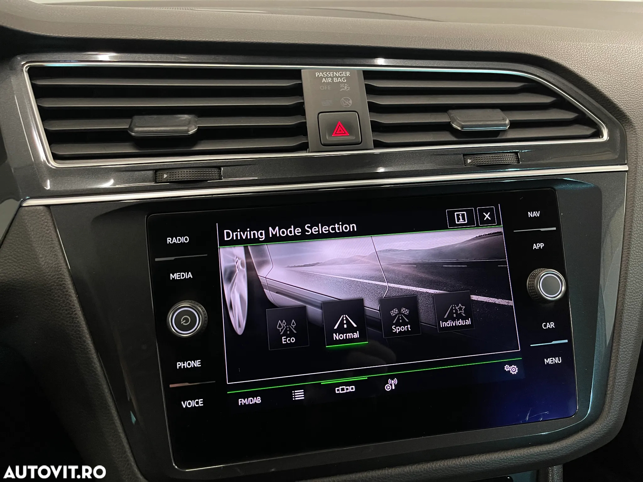 Volkswagen Tiguan 2.0 TDI SCR DSG 4Motion Elegance - 15