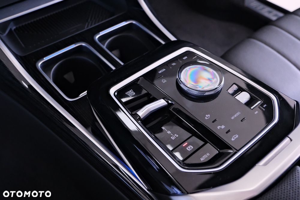 BMW Seria 7 - 26
